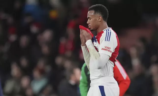 Arsenal's Gabriel reacts after the English Premier League soccer match between Arsenal and Everton at Emirates Stadium in London, Saturday, Dec. 14, 2024. (AP Photo/Kin Cheung)