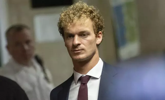 Daniel Penny arrives at the courtroom from a break in New York, Tuesday, Dec. 3, 2024. (AP Photo/Yuki Iwamura)