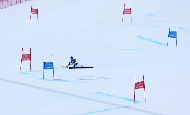 Mikaela Shiffrin, of the United States, crashes during the second run of a women's World Cup giant slalom skiing race, Saturday, Nov. 30, 2024, in Killington, Vt. (AP Photo/Robert F. Bukaty)