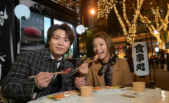 At a food truck (Photo: Business Wire)