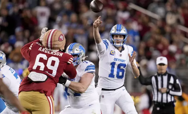 Detroit Lions quarterback Jared Goff (16) throws a pass during the first half of an NFL football game against the San Francisco 49ers, Monday, Dec. 30, 2024, in Santa Clara, Calif. (AP Photo/Godofredo A. Vásquez)