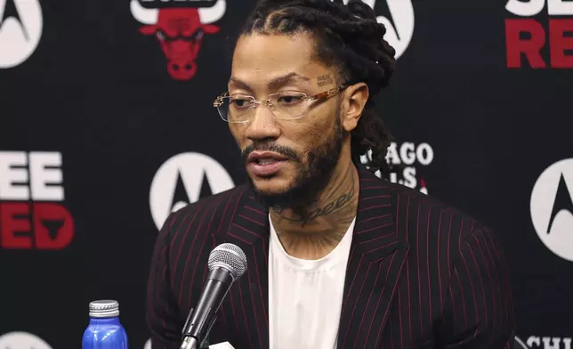 Former NBA player Derrick Rose answers questions during a news conference before an NBA basketball game between the New York Knicks and the Chicago Bulls, Saturday, Jan. 4, 2025, in Chicago. (AP Photo/Melissa Tamez)