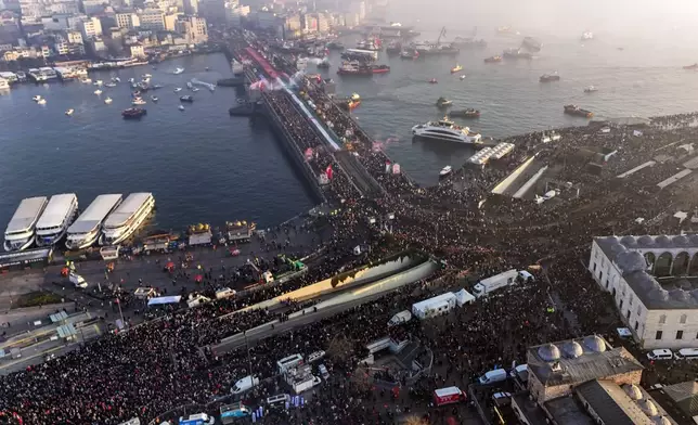 People demonstrate in solidarity with Palestinians amid the ongoing war in Gaza, in Istanbul, Turkey, Wednesday, Jan. 1, 2025. (Sercan Ozkurnazli/DIA Photo via AP)