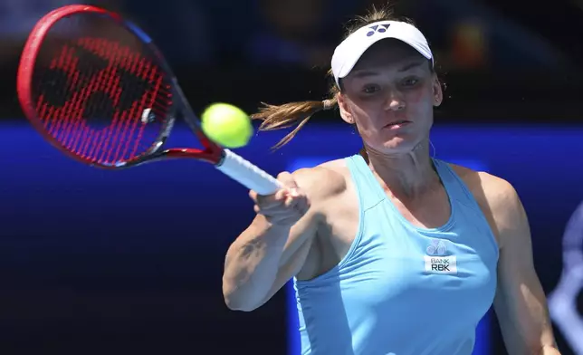 Elena Rybakina of Kazakhstan hits a return shot to Laura Siegemund of Germany during their United Cup tennis match in Perth, Australia, Wednesday, Jan. 1, 2025. (AP Photo/Trevor Collens)