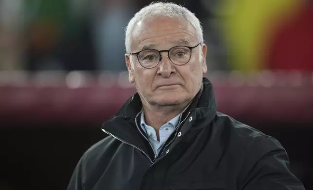 Roma's head coach Claudio Ranieri looks on during warm up before a Serie A soccer match between Roma and Lazio, at the Stadio Olimpico in Rome, Italy, Sunday, Jan. 5, 2025. (AP Photo/Alessandra Tarantino)