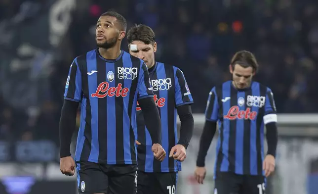 Atalanta's Isak Hien walks on the pitch during an Italian Serie A soccer match between Atalanta and Napoli at the Gewiss Stadium in Bergamo, Italy, Saturday, Jan. 18, 2025. (Stefano Nicoli/LaPresse via AP)
