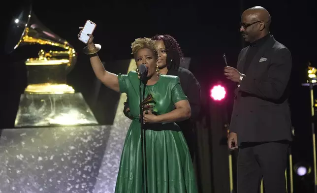 Avery*Sunshine accepts the award for best progressive r&amp;b album for "So Glad to Know You" during the 67th annual Grammy Awards on Sunday, Feb. 2, 2025, in Los Angeles. (AP Photo/Chris Pizzello)