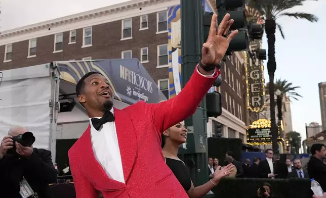 Cleveland Browns quarterback Jameis Winston waves on the red carpet at the NFL Honors award show ahead of the Super Bowl 59 football game, Thursday, Feb. 6, 2025, in New Orleans. (AP Photo/Brynn Anderson)