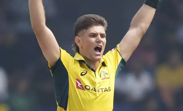 Australia's Aaron Hardie reacts after a delivery during the second ODI cricket match between Sri Lanka and Australia in Colombo, Sri Lanka, Friday, Feb. 14, 2025. (AP Photo/Eranga Jayawardena)