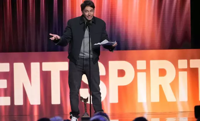 Sean Baker accepts the award for best director for "Anora" during the Film Independent Spirit Awards on Saturday, Feb. 22, 2025, in Santa Monica, Calif. (AP Photo/Chris Pizzello)