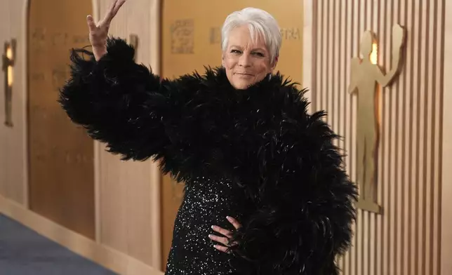 Jamie Lee Curtis arrives at the 31st annual Screen Actors Guild Awards on Sunday, Feb. 23, 2025, at the Shrine Auditorium in Los Angeles. (AP Photo/Chris Pizzello)