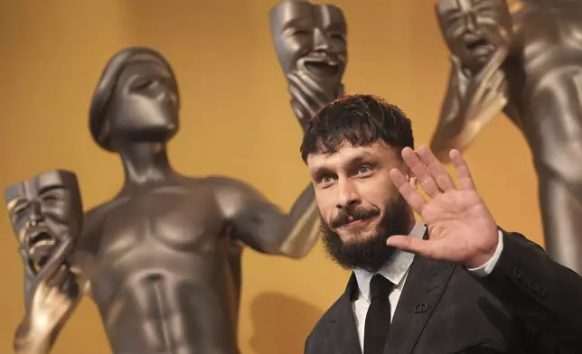 Richard Gadd arrives at the 31st annual Screen Actors Guild Awards on Sunday, Feb. 23, 2025, at the Shrine Auditorium in Los Angeles. (AP Photo/Chris Pizzello)