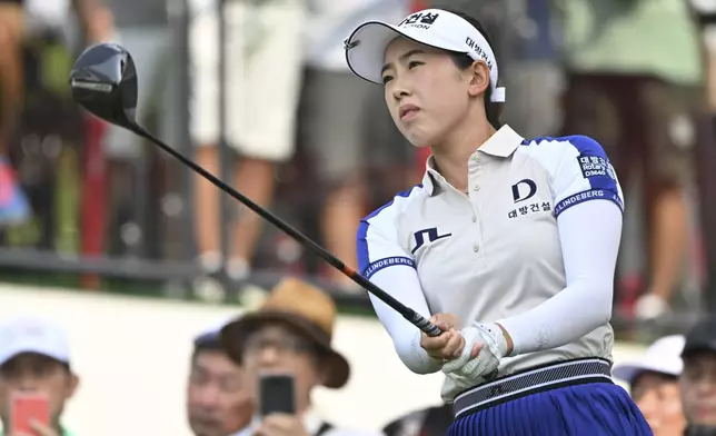 Yealimi Noh of the U.S. watches her shot on the 1st hole during the first round of the LPGA Honda Thailand golf tournament in Pattaya, southern Thailand, Thursday, Feb. 20, 2025. (AP Photo/Kittinun Rodsupan)