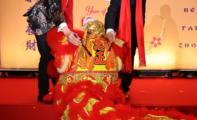 London ETO welcomes Year of Snake with joyous celebrations  Source: HKSAR Government Press Releases