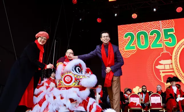 London ETO welcomes Year of Snake with joyous celebrations  Source: HKSAR Government Press Releases