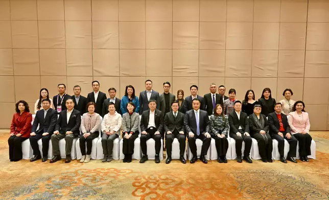 CE meets leaders of Heilongjiang Province in Harbin (with photos/ videos) Source: HKSAR Government Press Releases