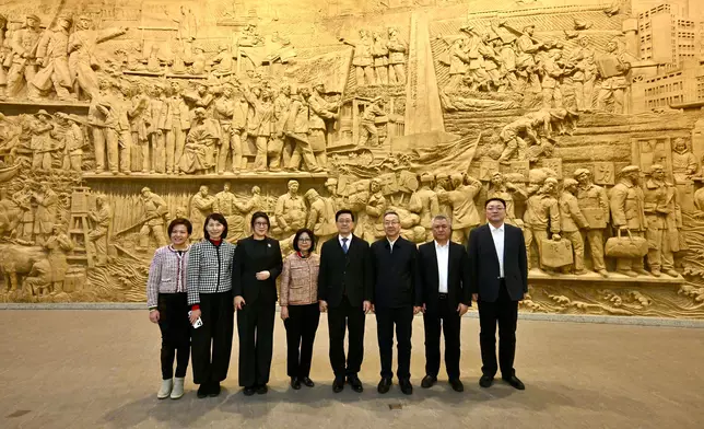 CE meets leaders of Heilongjiang Province in Harbin (with photos/ videos) Source: HKSAR Government Press Releases