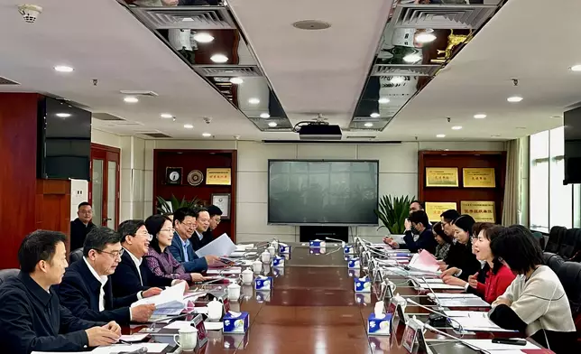 STL visits Guangzhou to meet relevant Guangdong Province authorities  Source: HKSAR Government Press Releases