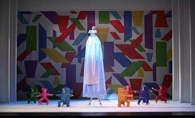 Singapore ETO sponsors Hong Kong Ballet's performances in Singapore to promote cultural exchange  Source: HKSAR Government Press Releases