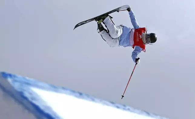 Yang Ruyi of China competes in the Women's Freeski Big Air Final at the 9th Asian Winter Games in Yabuli in northeast China's Heilongjiang province on Wednesday, Feb. 12, 2025. (AP Photo/Andy Wong)
