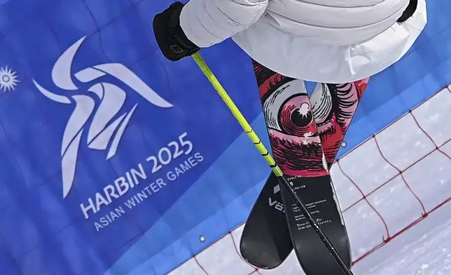 Zhang Kexin of China competes in the Women's Freeski Halfpipe during the 9th Asian Winter Games in Yabuli in northeast China's Heilongjiang province on Saturday, Feb. 8, 2025. (AP Photo/Andy Wong)