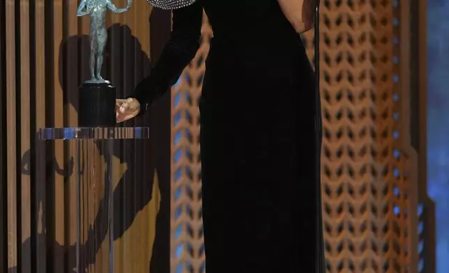 Zoe Saldana accepts the award for outstanding performance by a female actor in a supporting role in a motion picture for "Emilia Perez" during the 31st annual Screen Actors Guild Awards on Sunday, Feb. 23, 2025, at the Shrine Auditorium in Los Angeles. (AP Photo/Chris Pizzello)