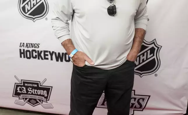 Team Blue coach commentator Al Michaels poses during the Skate for LA Strong celebrity hockey game, Sunday, Feb. 23, 2025, in Los Angeles. (AP Photo/Eric Thayer)
