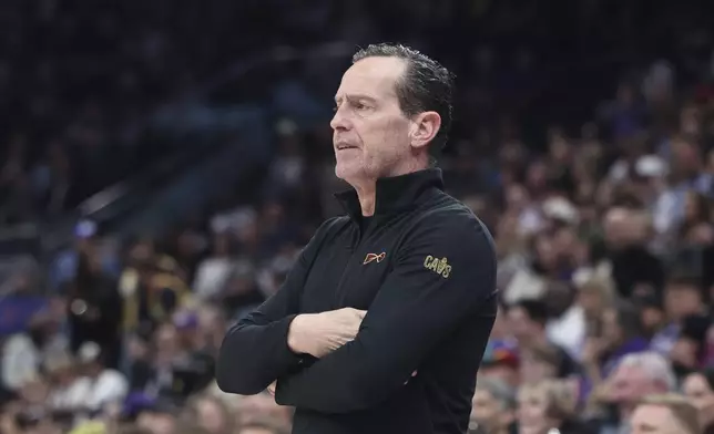 Cleveland Caveliers head coach Kenny Atkinson looks on during the first half of an NBA basketball game against the Utah Jazz, Sunday, March 23, 2025, in Salt Lake City. (AP Photo/Rob Gray)
