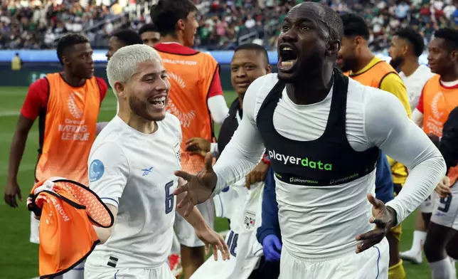 Panama's Cecilio Waterman Ruiz, right, celebrates next to Panama's Cristian Martinez after scoring against the United States during the second half of a CONCACAF Nations League semifinal soccer match Thursday, March 20, 2025, in Inglewood, Calif. (AP Photo/Etienne Laurent)