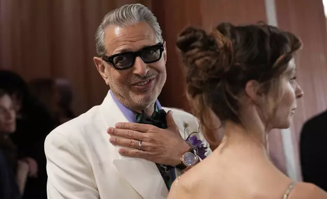 Jeff Goldblum arrives at the Oscars on Sunday, March 2, 2025, at the Dolby Theatre in Los Angeles. (AP Photo/John Locher)