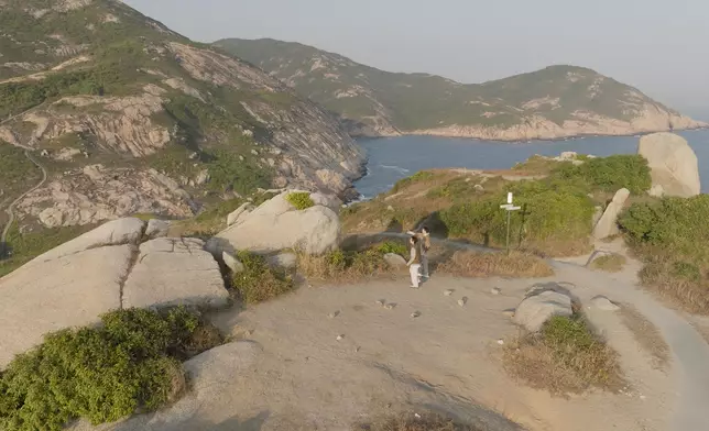 Popular singer Wayne Huang from Taiwan, and an actor from the new generation Payne Peng, also from Taiwan, set sail on an exciting exploration of Hong Kong’s southern shores.