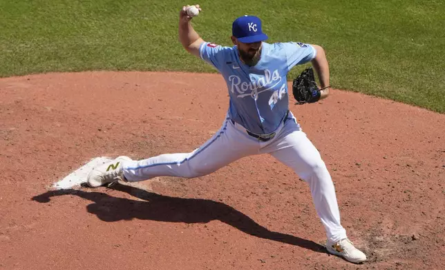 Kansas City Royals relief pitcher John Schreiber throws during the sixth inning of a baseball game against the Minnesota Twins, Thursday, April 10, 2025, in Kansas City, Mo. (AP Photo/Charlie Riedel)