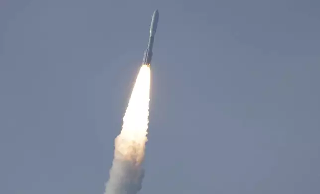 A United Launch Alliance Atlas V rocket with a payload of Amazon's Project Kuiper internet satellites lifts off from Launch Complex 41 at the Cape Canaveral Space Force Station, Monday, April 28, 2025, in Cape Canaveral, Fla. (AP Photo/John Raoux)