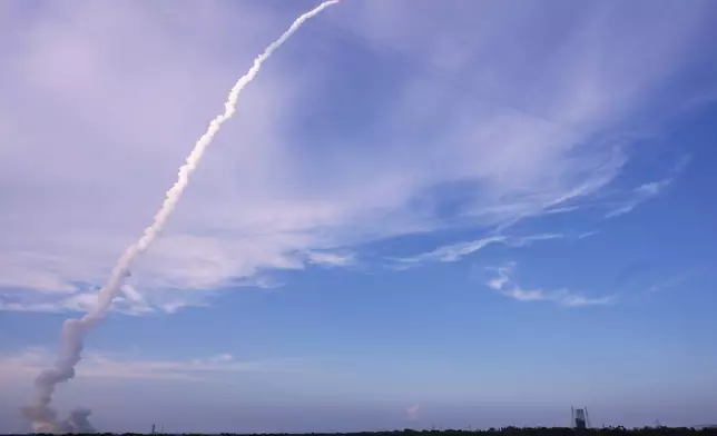 A United Launch Alliance Atlas V rocket with a payload of Amazon's Project Kuiper internet satellites lifts off from Launch Complex 41 at the Cape Canaveral Space Force Station, Monday, April 28, 2025, in Cape Canaveral, Fla. (AP Photo/John Raoux)