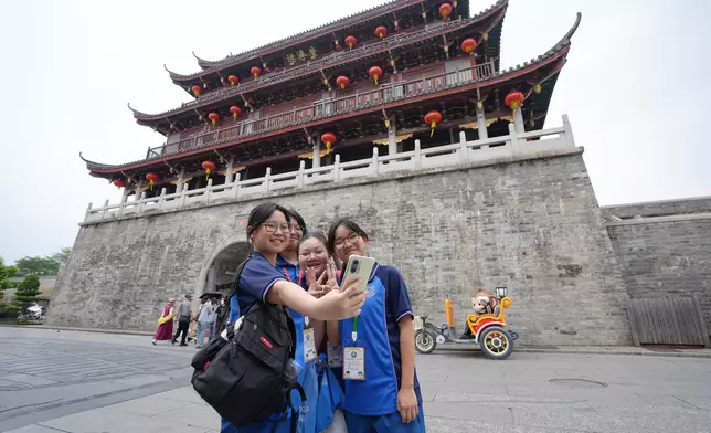 Immigration Department Youth Leaders Corps organises National Games in Touch: Chaoshan Exchange Tour 2025  Source: HKSAR Government Press Releases