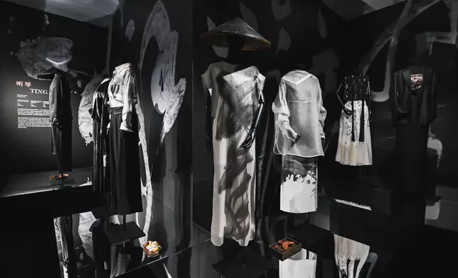 "Ink Art Ensembles" exhibition series in the Greater Bay Area - "Ink Impressions and Silk Inspirations" staged in Shenzhen  Source: HKSAR Government Press Releases