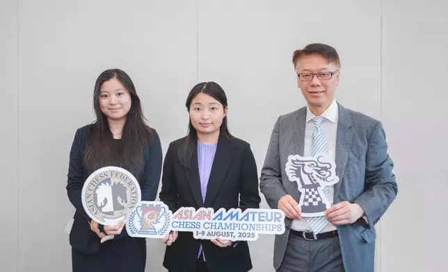 Asian Amateur Chess Championships to be held in August (Left to Right: Liyun Liang, Federation Secretary of the Hong Kong China Chess Federation; Five-Time World Champion, GM JuWenjun; Robin Lai, Vice President of the Hong Kong China Chess Federation)