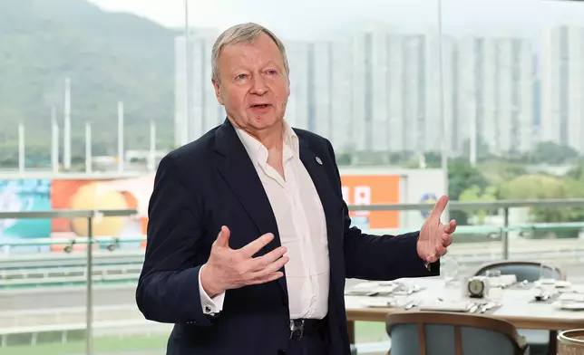 Winfried Engelbrecht-Bresges, the Club’s Chief Executive Officer, the reopening of Champion Circle and Inner Circle will help promote horse racing tourism and bring customers an even more pleasant racecourse experience.