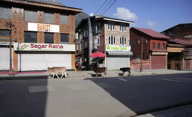A market in Pahalgam, popular with tourists, is deserted the morning after militants indiscriminately opened fire on tourists near the town, in Indian controlled Kashmir, Wednesday, April 23, 2025. (AP Photo/Dar Yasin)
