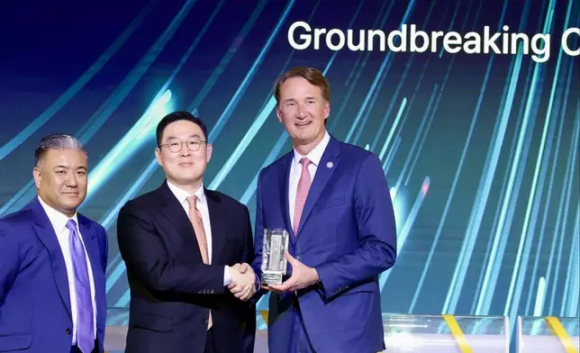 Governor Glenn Youngkin (right) with Bon-Kyu Koo, President &amp; CEO, LS Cable &amp; System Ltd. (center) and Patrick Y. Shim, Managing Director, LS GreenLink USA, Inc. (left)