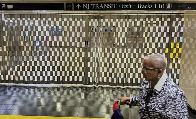 Access to NJ Transit train tracks is closed at Penn Station, in New York, due to an engineers strike, Friday, May 16, 2025. (AP Photo/Richard Drew)