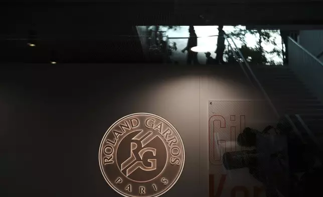 The Roland-Garros logo stands out on the occasion of the French Tennis Open, at the Roland-Garros stadium, in Paris, Wednesday, May 28, 2025. (AP Photo/Christophe Ena)