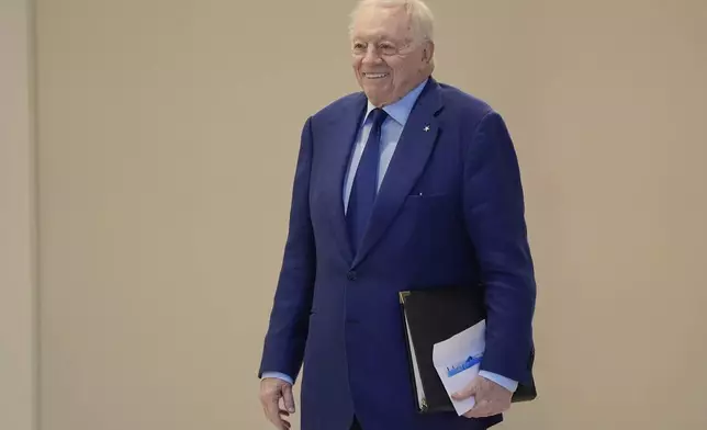 Dallas Cowboys owner Jerry Jones arrives ahead of an NFL football owners' meeting, Tuesday, May 20, 2025, in Eagan, Minn. (AP Photo/Abbie Parr)