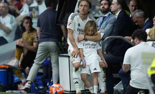 Real Madrid's Luka Modric gestures during a Spanish La Liga soccer match against Real Sociedad at Santiago Bernabeu stadium in Madrid, Saturday, May 24, 2025. (AP Photo/Cesar Cebolla)
