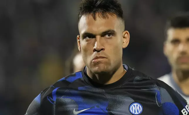 Inter Milan's Lautaro Martinez reacts after the Serie A soccer match between Como and Inter Milan at the Sinigaglia stadium in Como, Italy, Friday, May 23, 2025. (AP Photo/Luca Bruno)