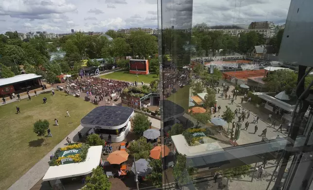 A view from the fourth floor of the center court Philippe-Chatrier during the second round matches of the French Tennis Open, at the Roland-Garros stadium, in Paris, Wednesday, May 28, 2025. (AP Photo/Aurelien Morissard)