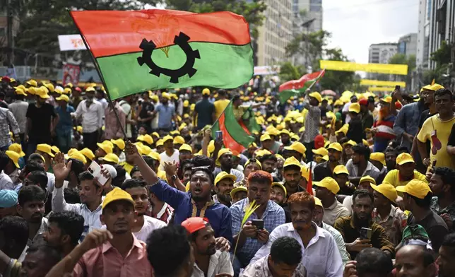 Activists from the Bangladesh Nationalist Party (BNP) gather on the streets calling for a general election in December, in Dhaka, Bangladesh, Wednesday, May 28, 2025. (AP Photo/Mahmud Hossain Opu)