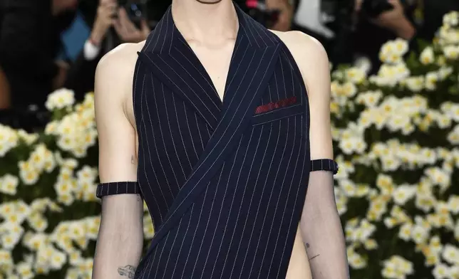 Emma Chamberlain attends The Metropolitan Museum of Art's Costume Institute benefit gala celebrating the opening of the "Superfine: Tailoring Black Style" exhibition on Monday, May 5, 2025, in New York. (Photo by Evan Agostini/Invision/AP)