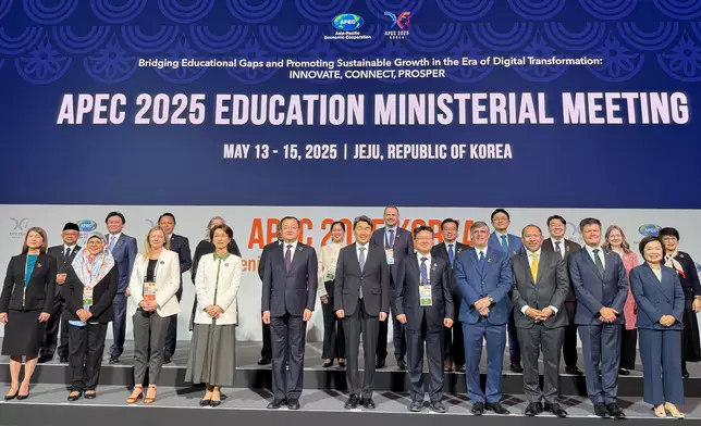 SED presents Hong Kong's education strengths at 7th APEC Education Ministerial Meeting  Source: HKSAR Government Press Releases