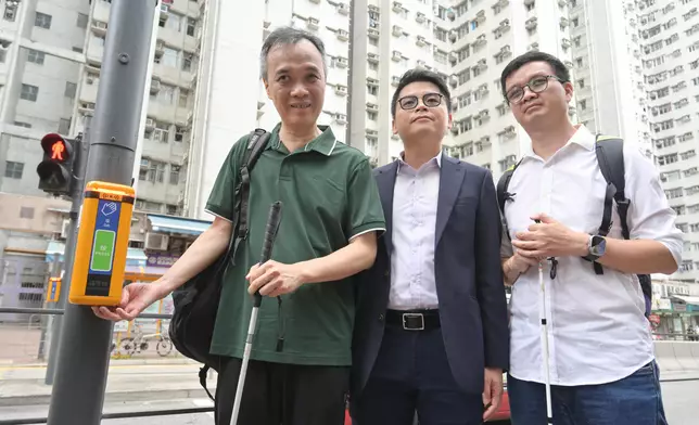 TD renews electronic audible traffic signals at crossings to provide convenience for visually impaired persons and public at large  Source: HKSAR Government Press Releases